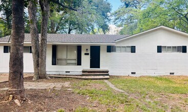 Building Photo - 684 Heather Ln