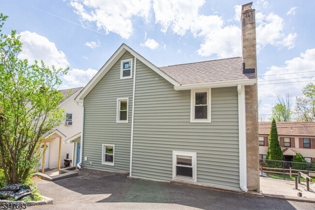 Building Photo - 294 Richard Mine Rd