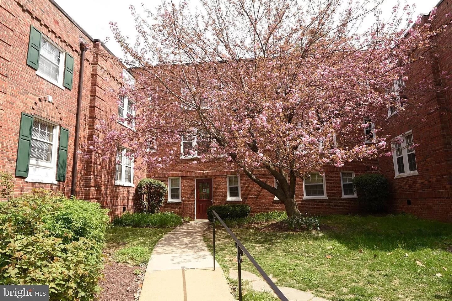 Building Photo - 1821 N Rhodes St