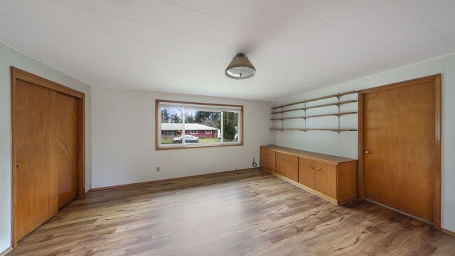 Building Photo - 3 Bed 2 Bath - One-Story - NAS Whidbey - F...