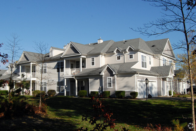 Building Photo - The Woods at Blue Heron Pines