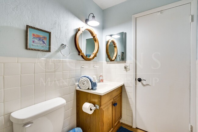 Building Photo - Furnished Coastal Living Condo