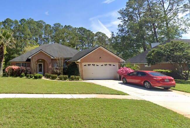 Building Photo - Sprawling Brick Home, Beautiful Water View...