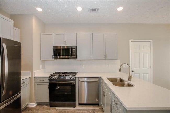 Building Photo - 4130 Wildridge Dr