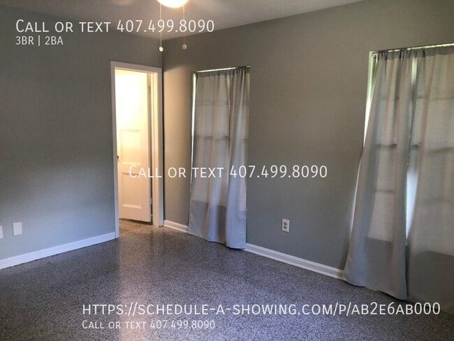 Building Photo - 502 Oranole Rd