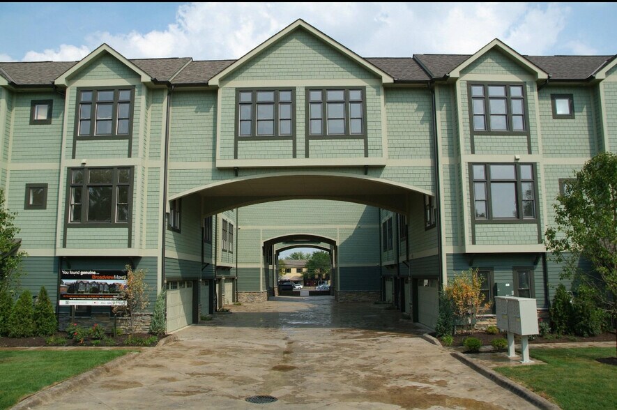 Primary Photo - 1455 Mews Ct