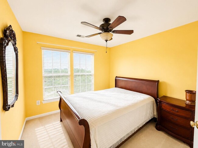 Building Photo - 4302 Begonia Dr