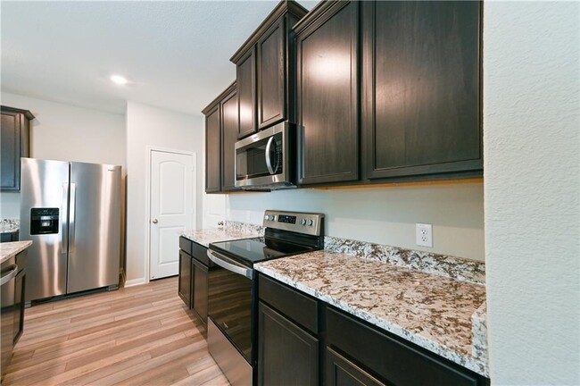 Building Photo - 524 Republic Dr