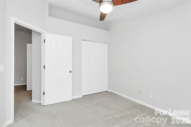Building Photo - 10978 Princeton Village Dr
