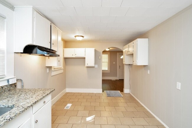 Building Photo - Holiday Special! $250 off First Month's Rent! Renovated Hueytown Charmer – 2 Beds, 1 Bath, Move-I...