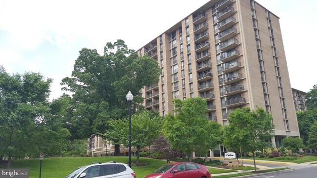 Building Photo - 4600 Miles Dr