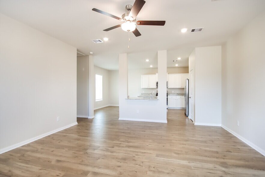 Building Photo - 15558 Caramel Spgs Dr