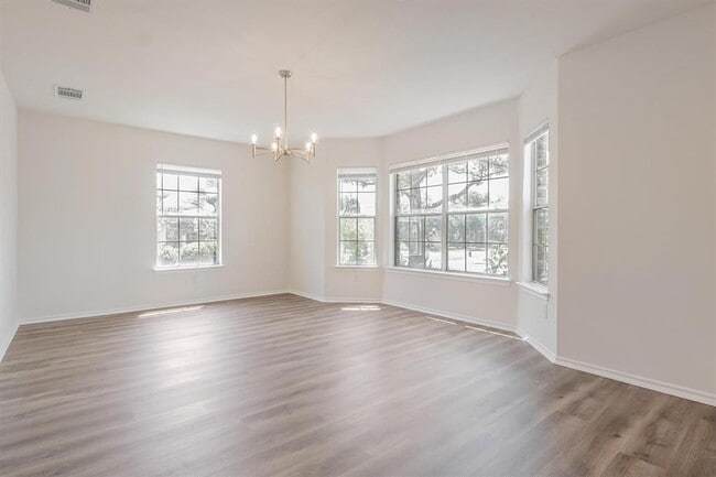 Building Photo - 1308 Devil Ridge
