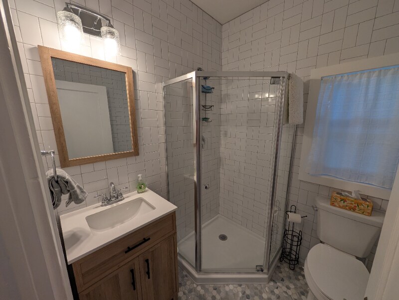 Building Photo - 604 Yarborough St