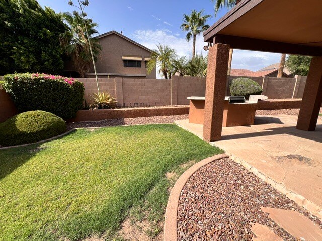 Building Photo - 6832 W Paso Trl