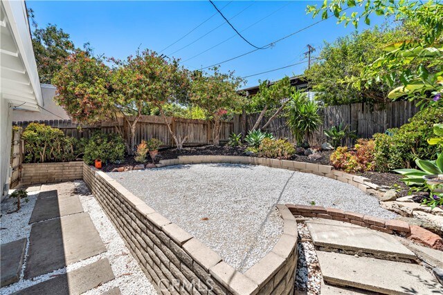 Building Photo - 1435 Bluebird Canyon Dr