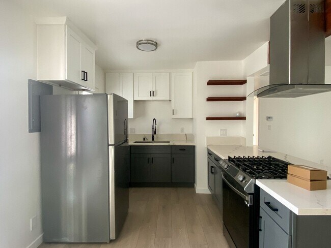 Interior Photo - 3315 W 104th St