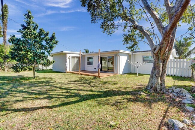 Building Photo - 7131 NW 24th Pl