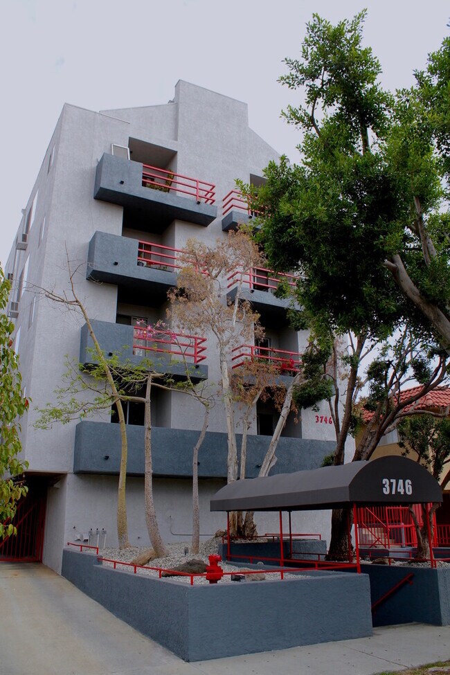 Building Photo - SA