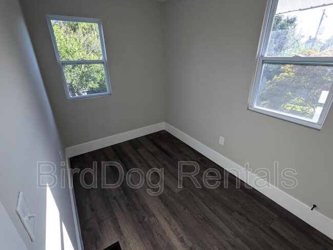 Building Photo - 2735 Sutton Ave