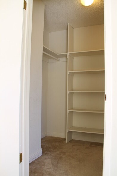 Building Photo - 4 Admiral Dr