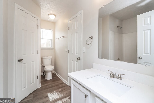 Building Photo - 7250 Bridgeport Ct