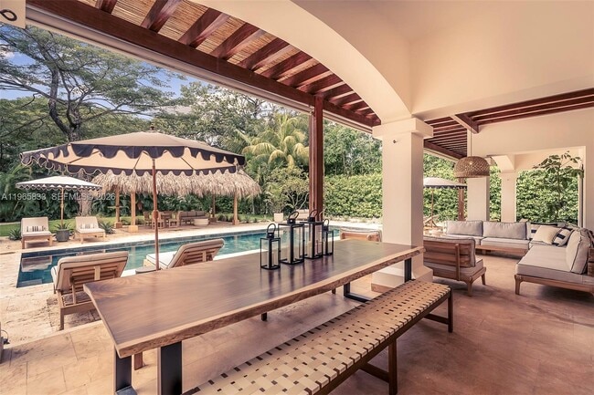 Building Photo - 90 Reserva De Golf