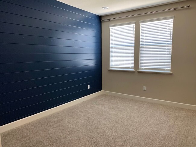 Building Photo - Single Story Craftsmen in Hollister