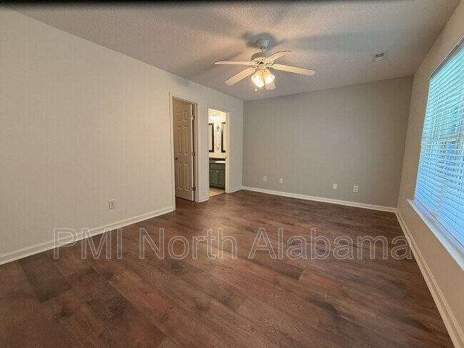 Building Photo - 111 Turnstone Ct SW
