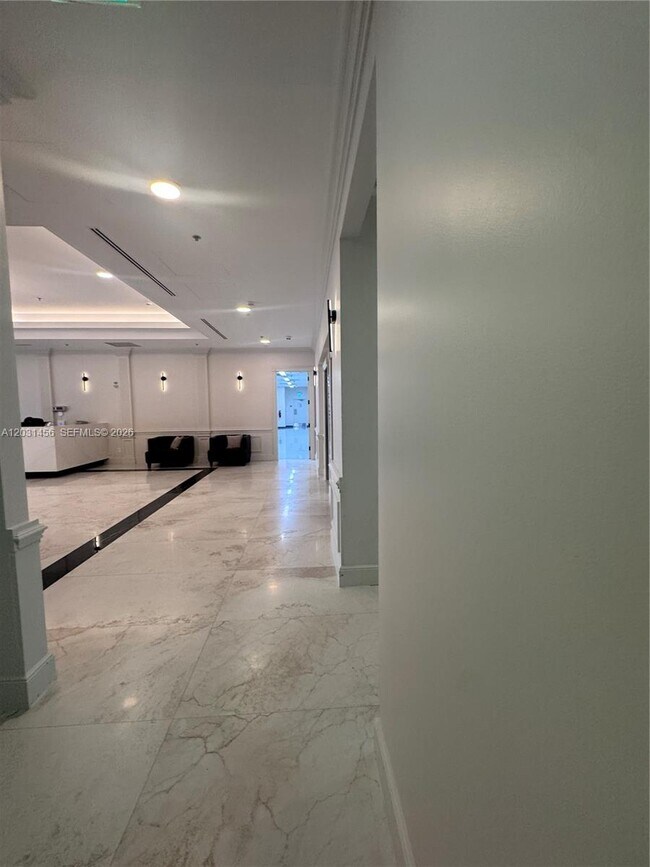 Building Photo - 2665 SW 37th Ave