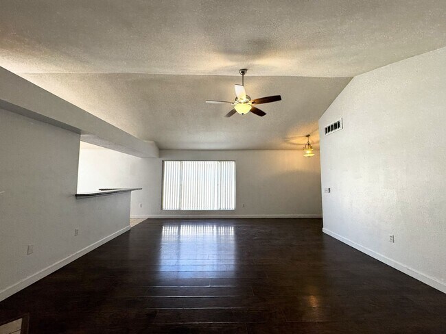 Building Photo - 3 BEDROOM WITH FIREPLACE AND LVP PLANK FLO...