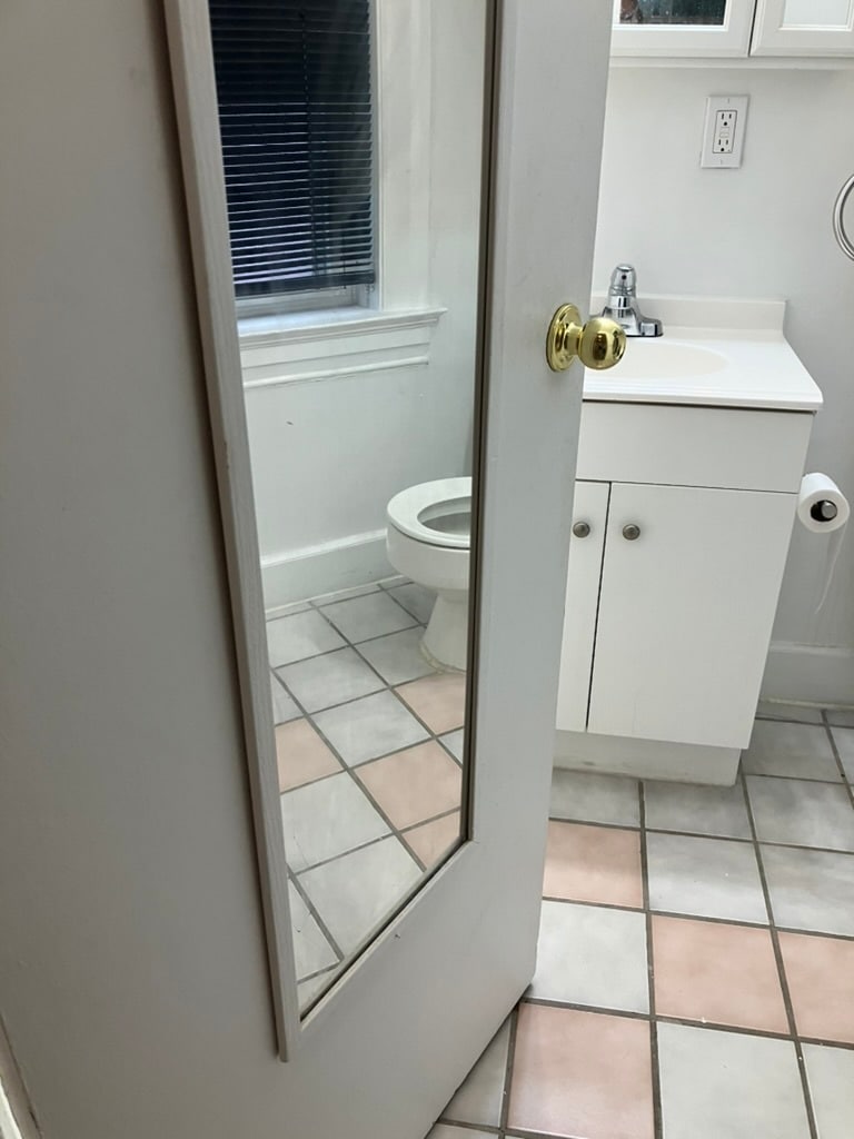 Building Photo - 370 S Negley Ave