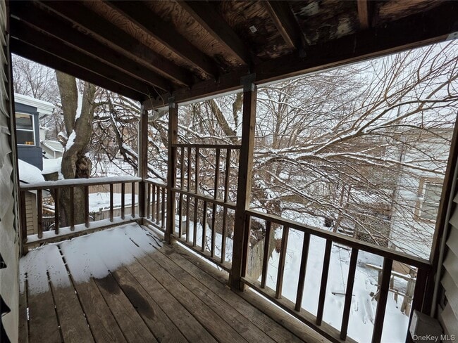 Building Photo - 190 Winnikee Ave