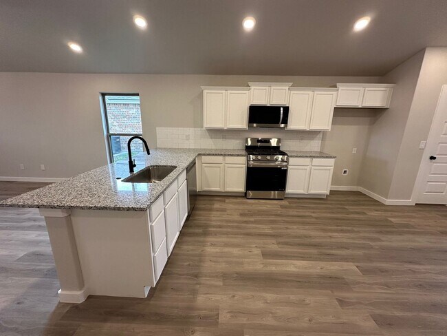 Building Photo - Welcome to Beacon Pointe!