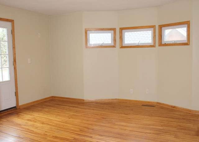 Building Photo - Spacious, 5bd, 2.5 renovated home in Midway!! AVAILABLE NOW