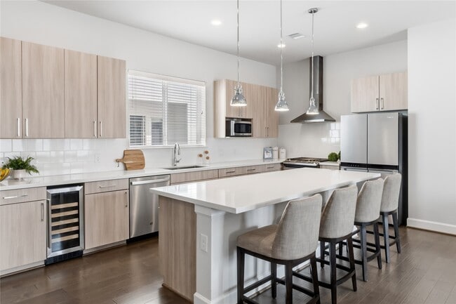 Building Photo - 1509 Elgin St