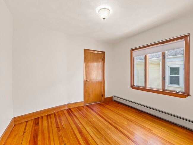 Building Photo - 37 Wright Ave