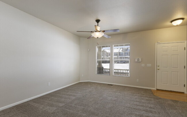 Building Photo - “Move-In Ready Townhome – November Rent Free!”