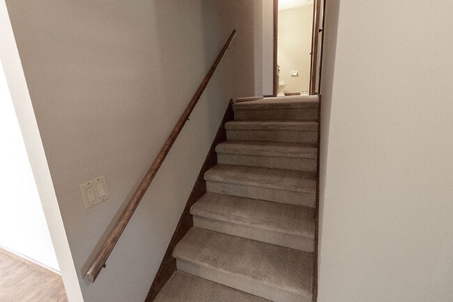 Building Photo - 306 W Briarwood Ln
