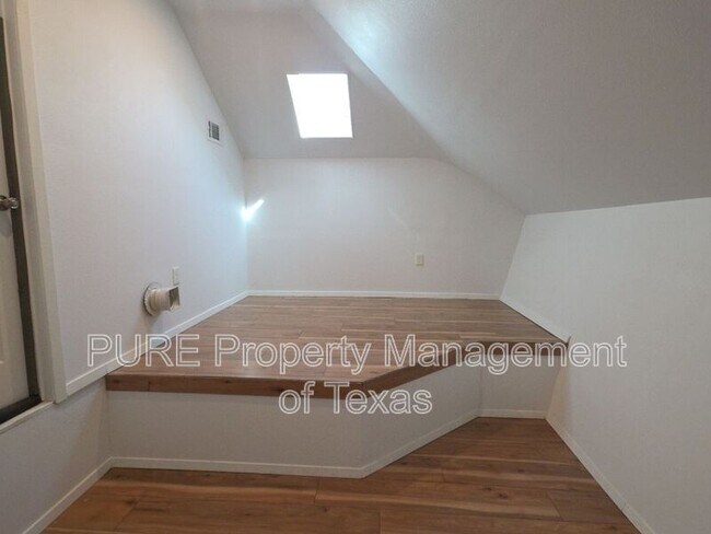 Building Photo - 13208 Mariscan St