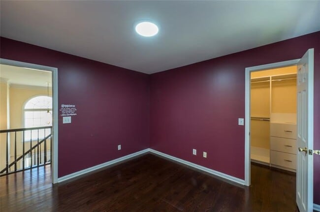 Building Photo - 2433 Gablewood Dr NE