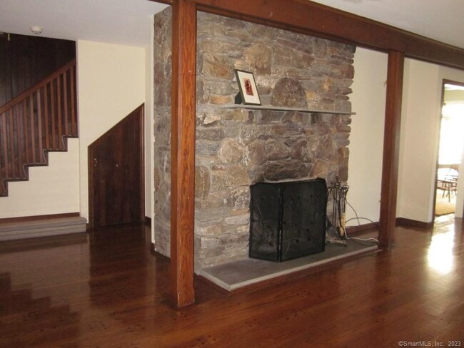 Building Photo - 181 Kings Hwy