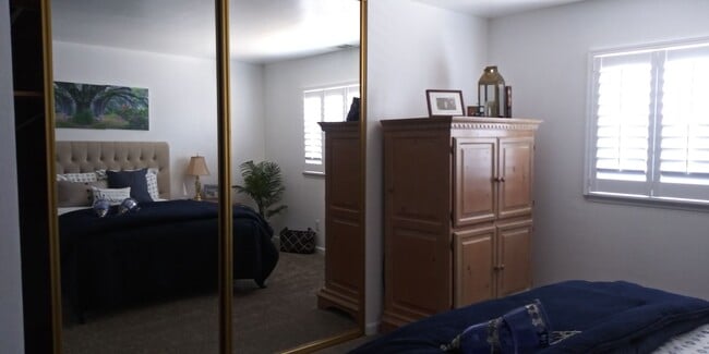 Building Photo - Fully Furnished Condo