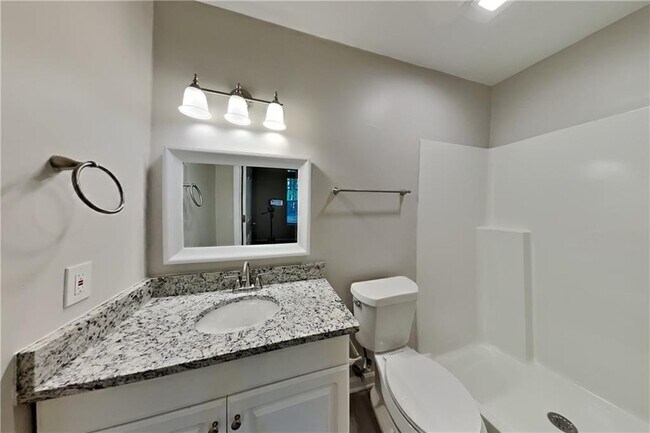 Building Photo - 3929 Lookout Point Dr