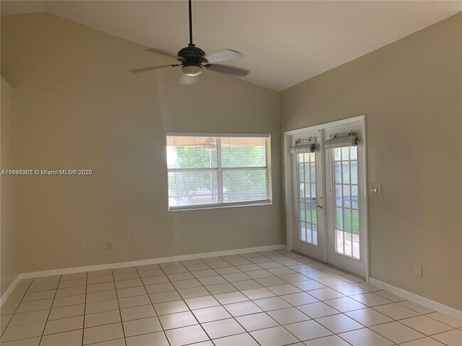 Building Photo - 2917 Myrtle Oak Cir