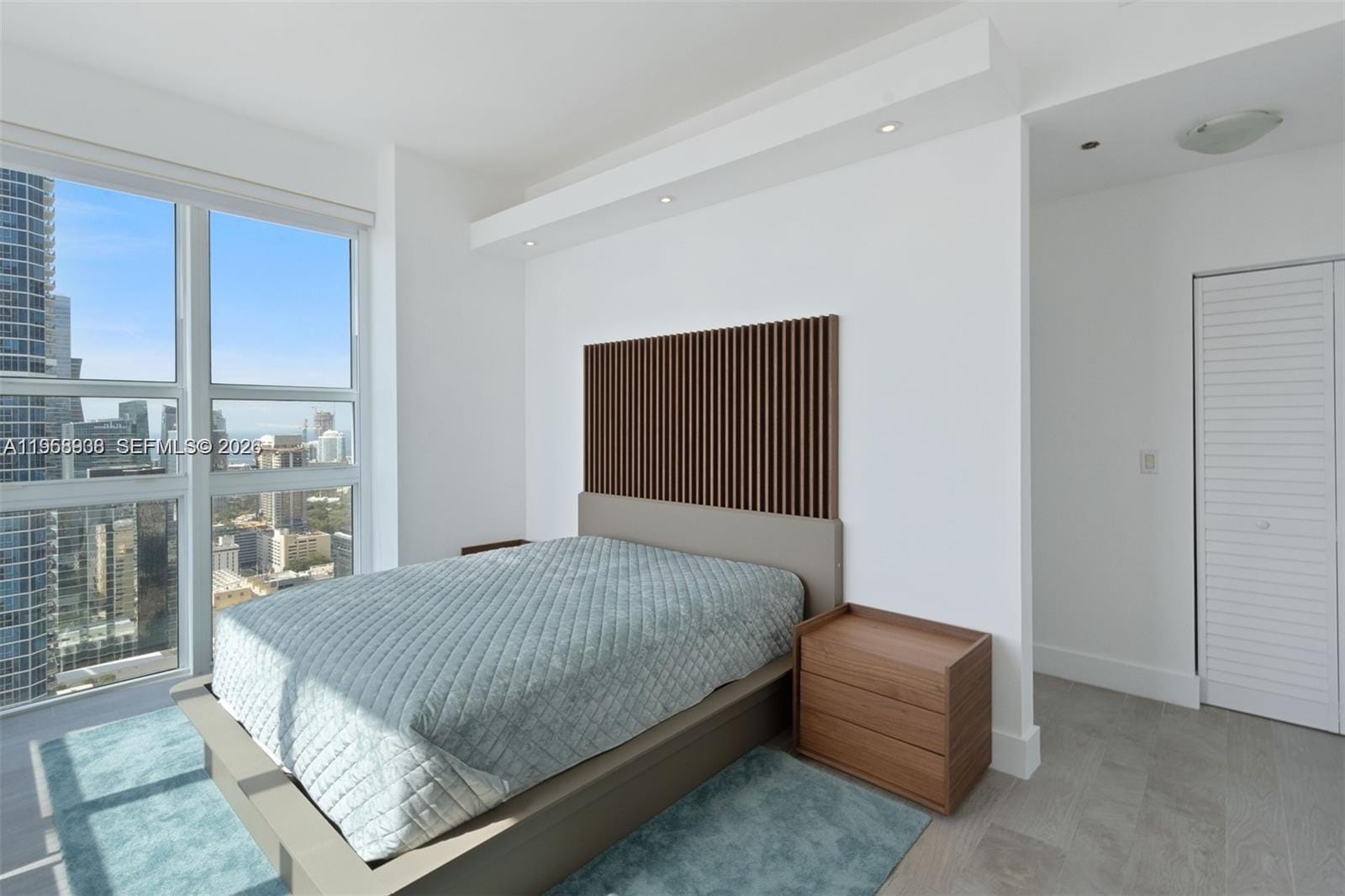 Building Photo - 950 Brickell Bay Dr