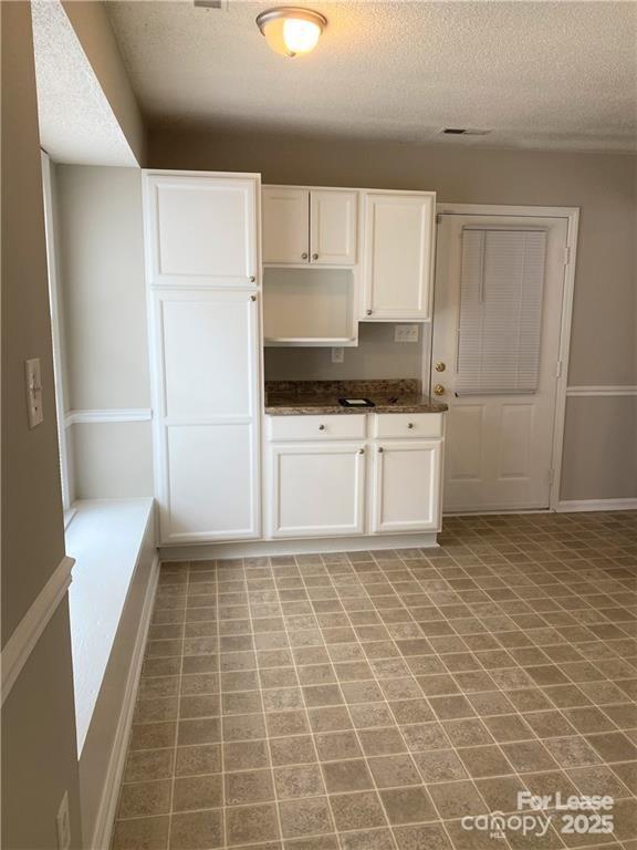Building Photo - 6217 Bandy Dr