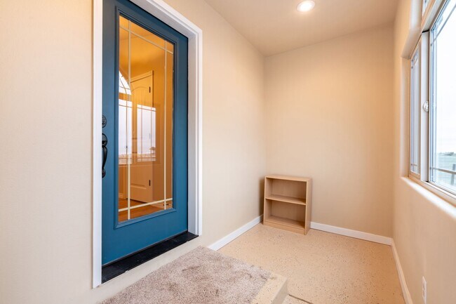 Building Photo - Great 3-Bedroom 2-Bathroom Home with Space in Cheyenne