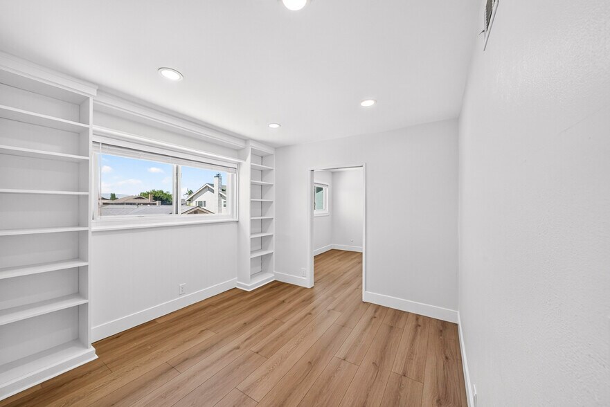 Building Photo - 8321 Santa Margarita Ln