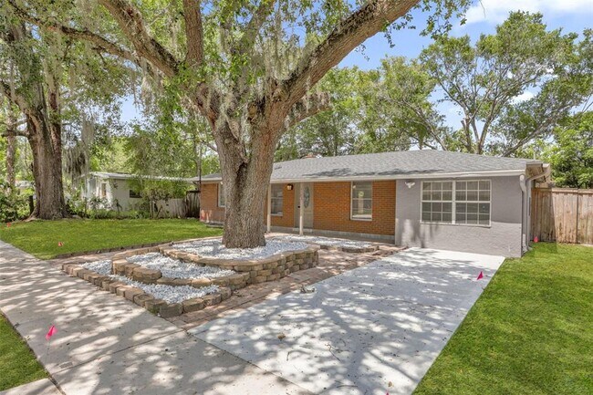 Building Photo - 518 Lavon Dr